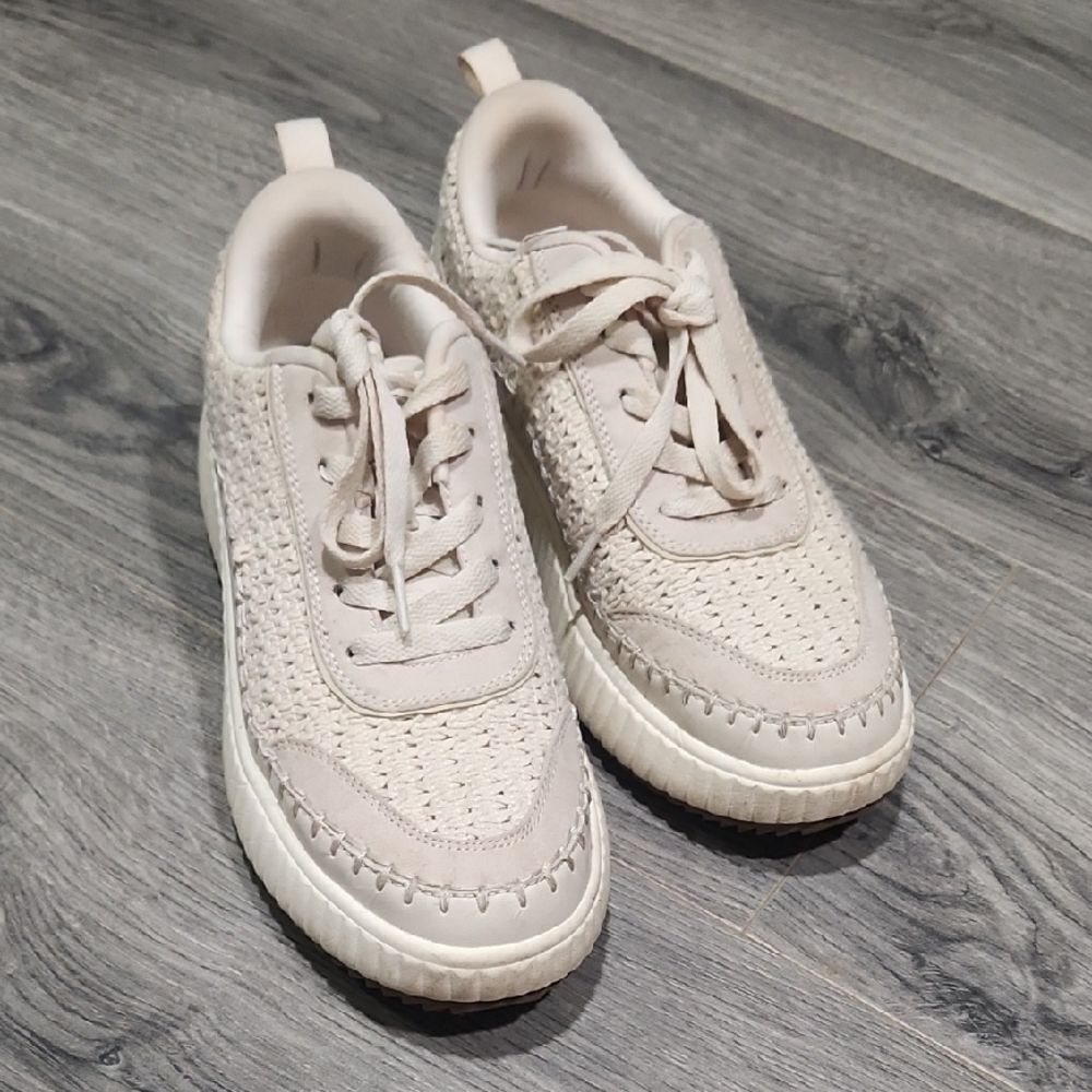 Cream Crotched Dream Pairs Platfom Sneakers